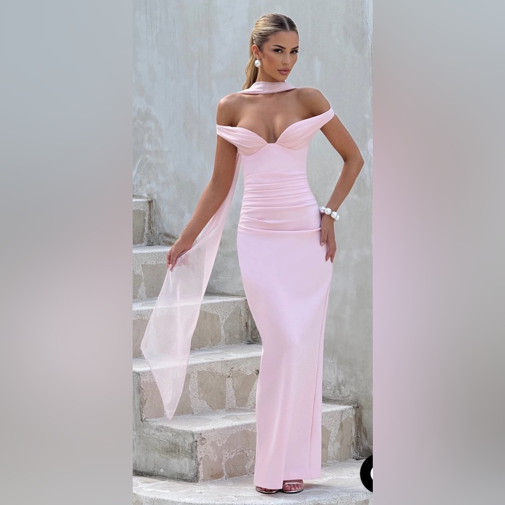 Elegant Pink Off-Shoulder Maxi Dress with Draped Detail